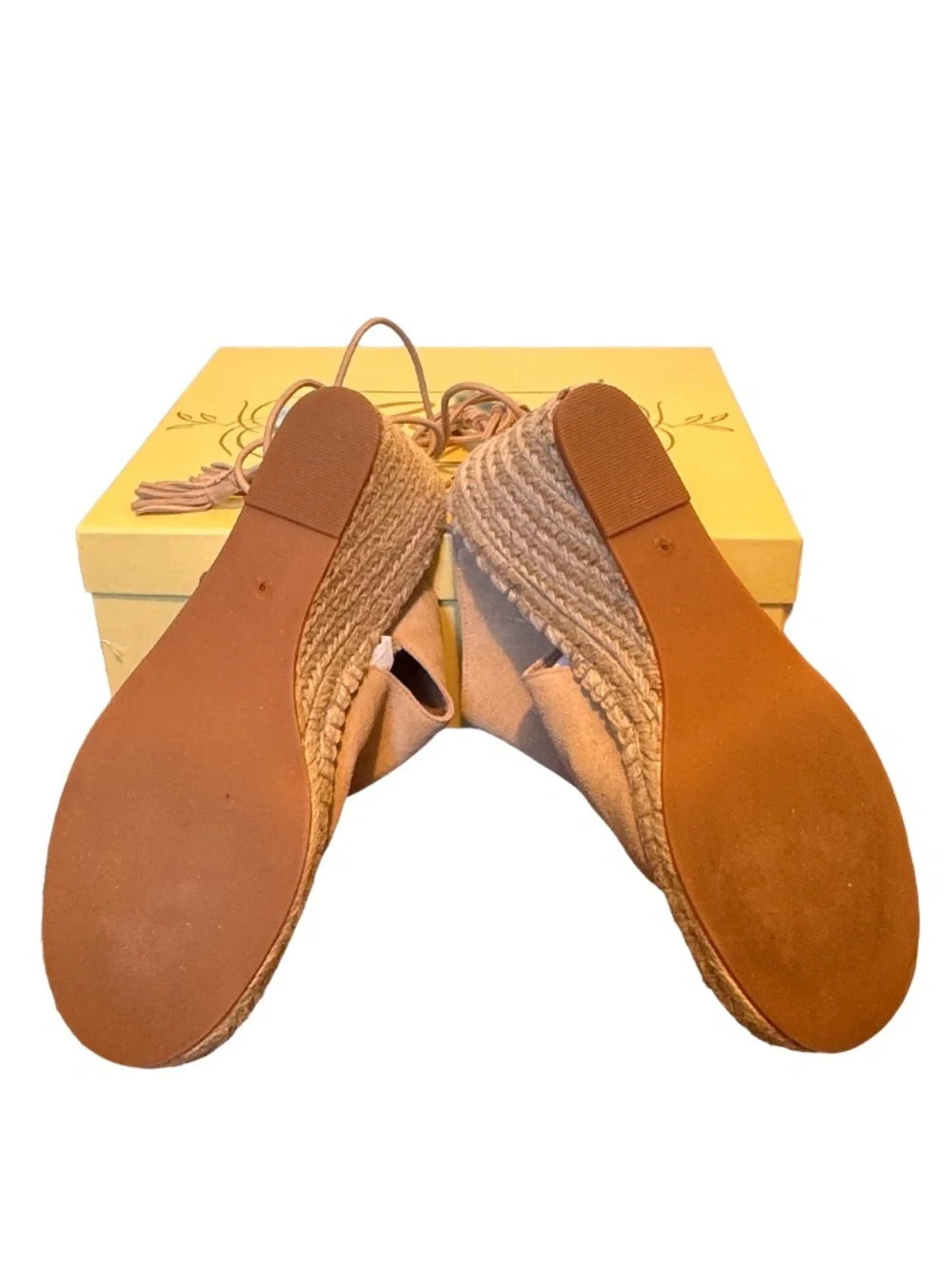 Bettye by Bettye Muller Espadrille Suede Tassel Wedges Tan size 9M with Box